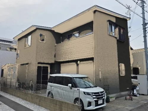 ベージュ